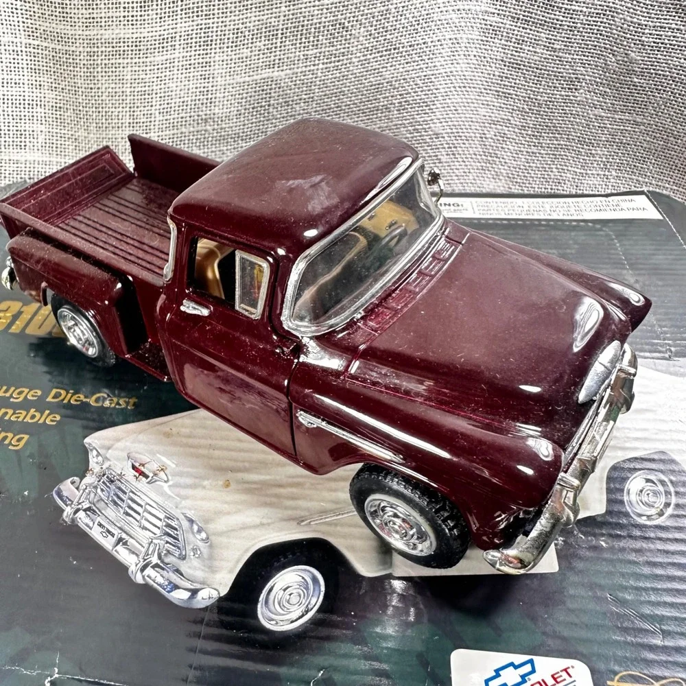 Superior 1955 Chevy 3100 Stepside 1:24 Diecast Truck Lot of 3 w/ Display READ
